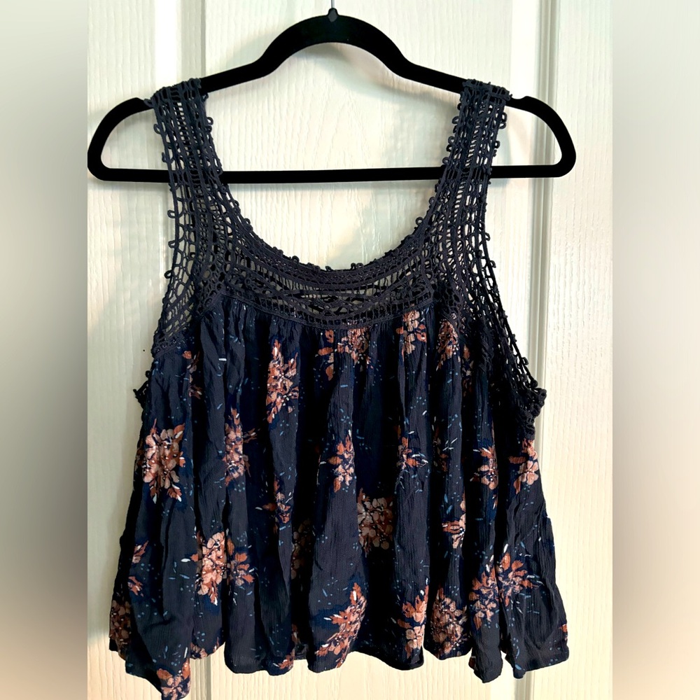 Wild pearl. Size extra‎ small. Cold shoulder, embroidered crop top.
